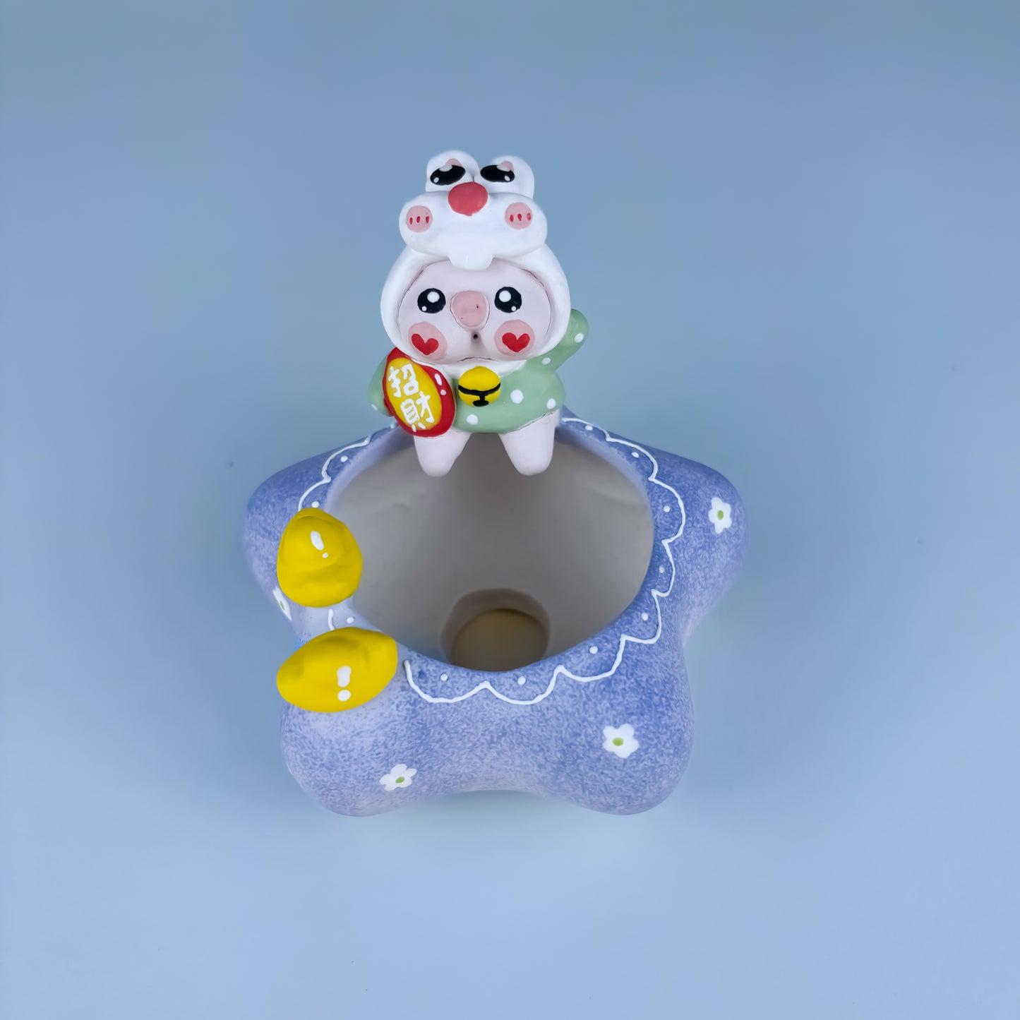 Handmade Star-Shaped Pot with Little Piggy – Creamy Unglazed Finish