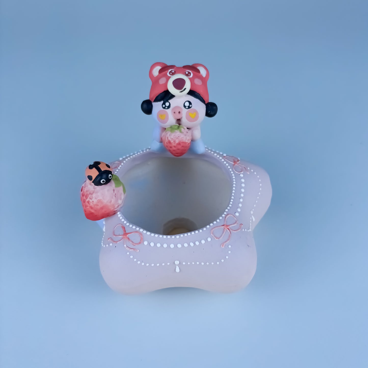 Handmade Star-Shaped Pot with Little Piggy – Creamy Unglazed Finish