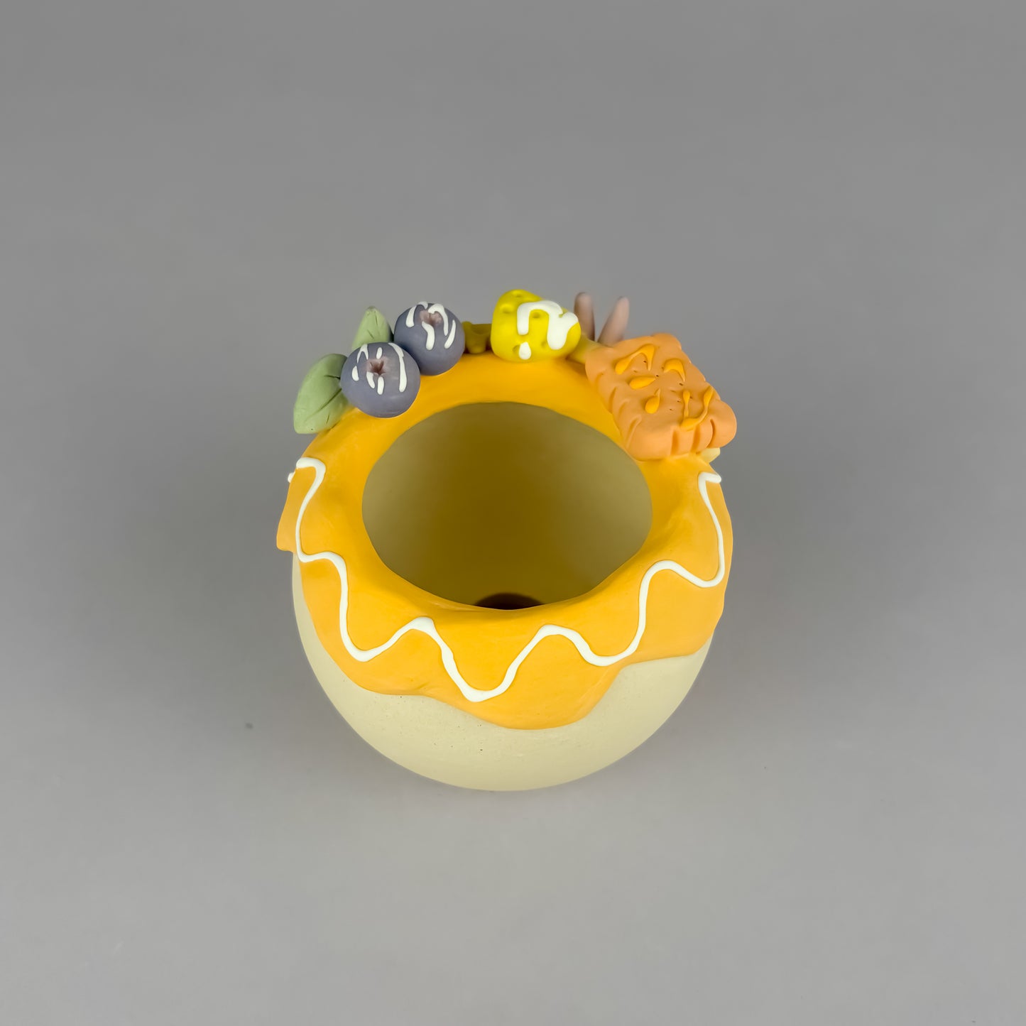 Handmade Cake-Style Unglazed Pot