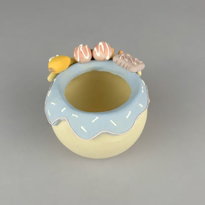 Handmade Cake-Style Unglazed Pot