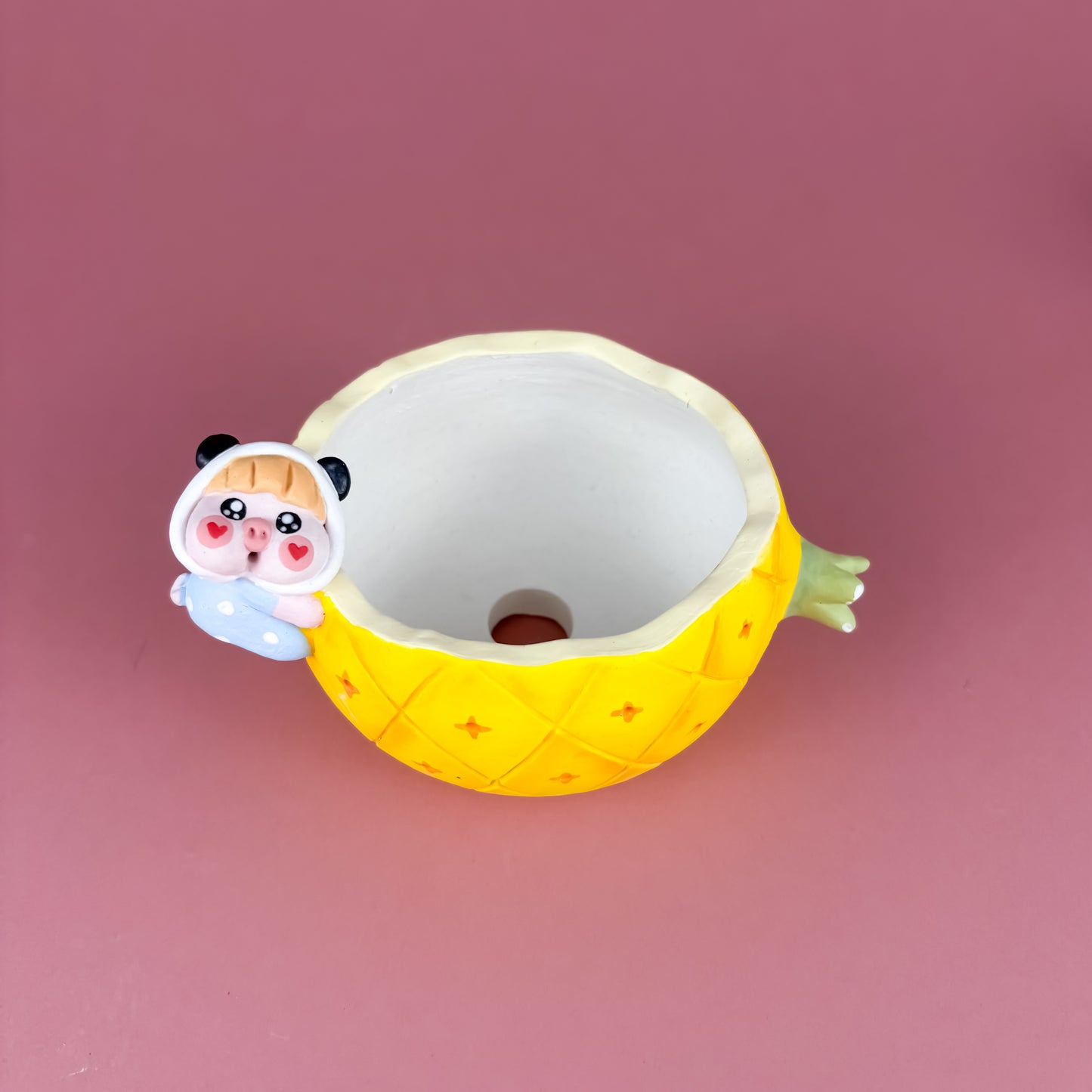 Handmade Fruit-Shaped Pot with Adorable Piggy – Creamy Matte Finish