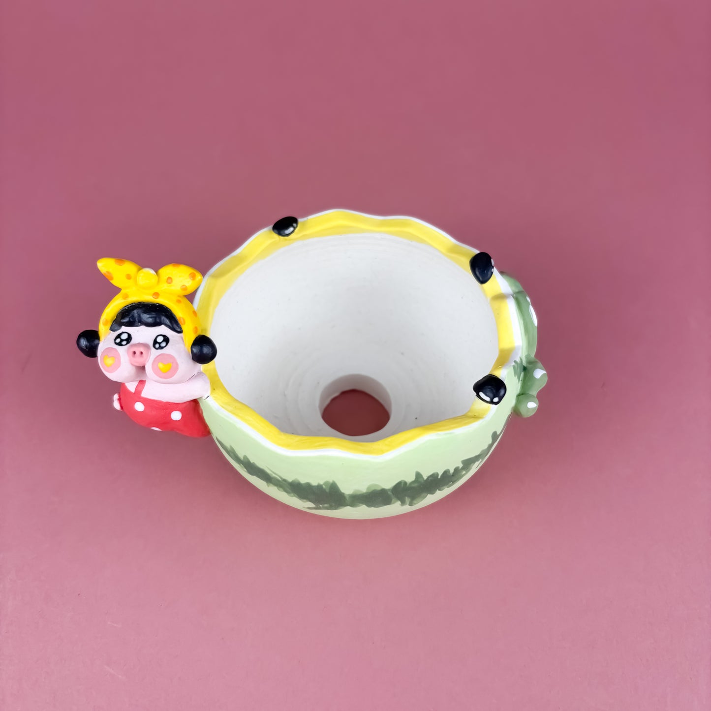 Handmade Fruit-Shaped Pot with Adorable Piggy – Creamy Matte Finish
