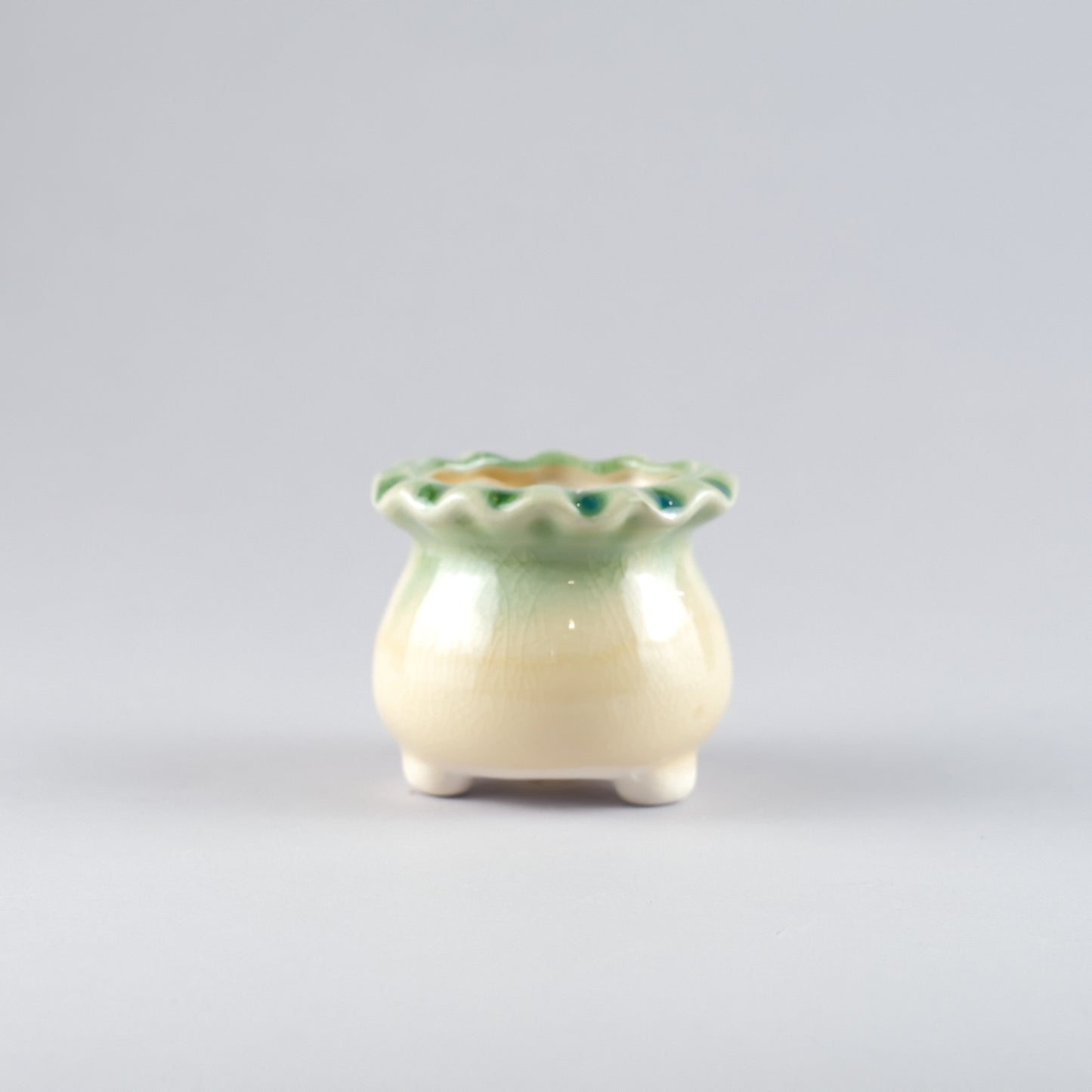 Ceramic Crackle-Glaze Pot – Cat-Eye-Like Shimmer