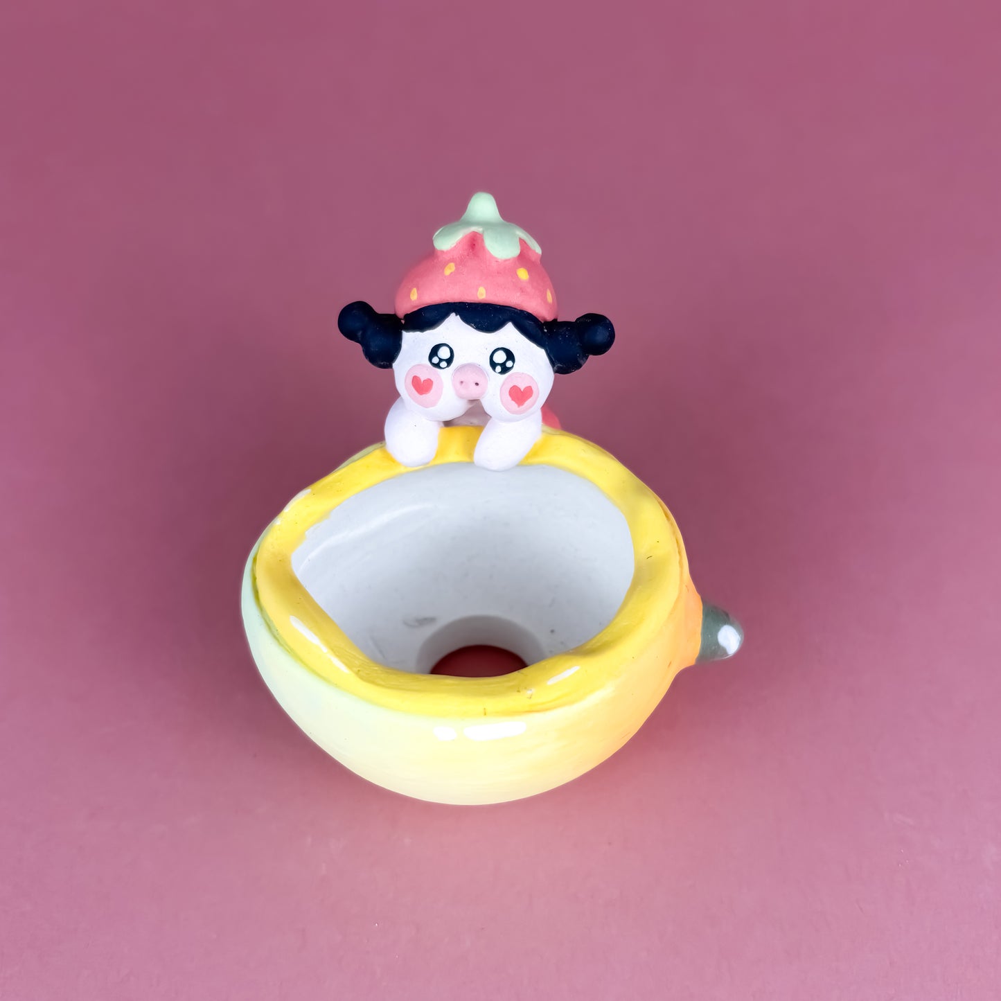 Handmade Fruit-Shaped Pot with Adorable Piggy – Creamy Matte Finish
